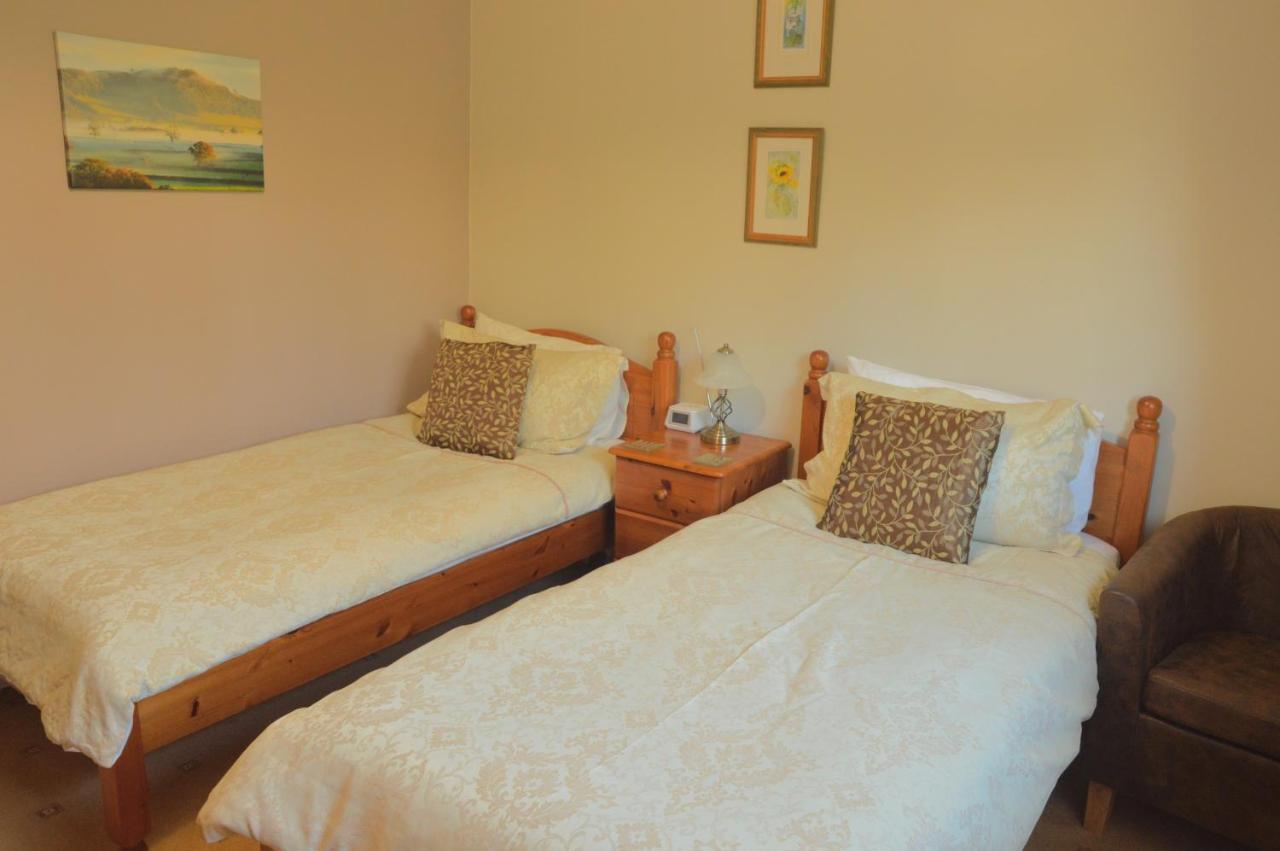Bryn Hebog Bed & Breakfast Carmarthen Exterior foto